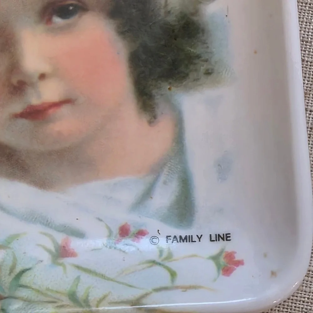 Family R2S SAS Melamine Trinket Tray Dish May Blossoms Victorian Girls Italy